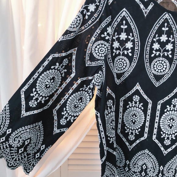 GAP Tops - GAP Embroidered Top
